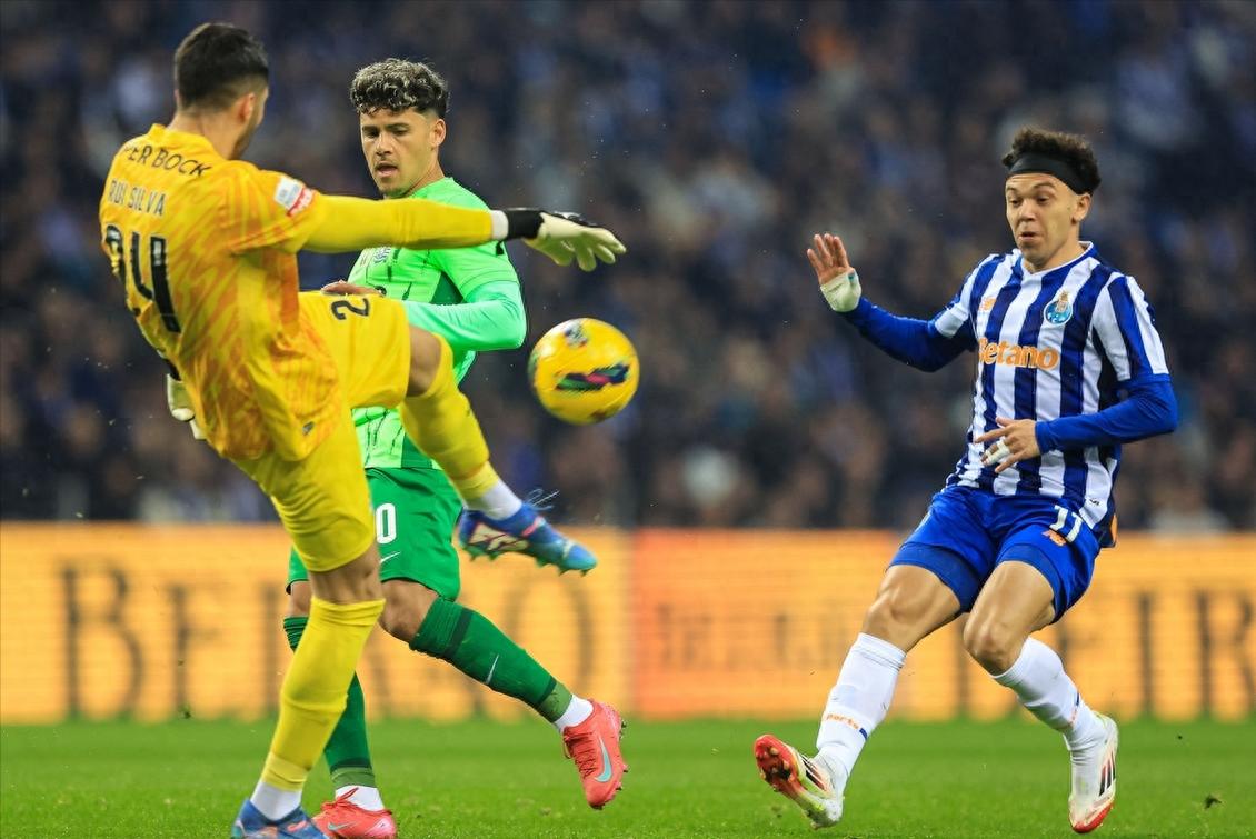 赛前山东男篮备战葡超,豪取连胜细节流出,更衣室稳定,年轻球员获得机会的简单介绍 赛前山东男篮备战葡超,豪取连胜细节流出,更衣室稳定,年轻球员获得机会的简单介绍
