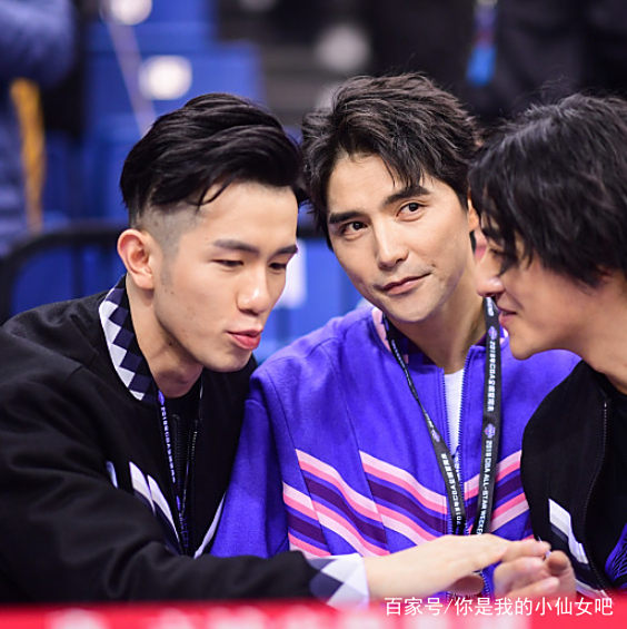 J9-都灵训练开放日，训练课后强势反弹引观众欢呼，CBA常规赛在即，团队化学反应显著(绝嗣帝王有崽啦群臣欢呼笔趣阁免费阅读)