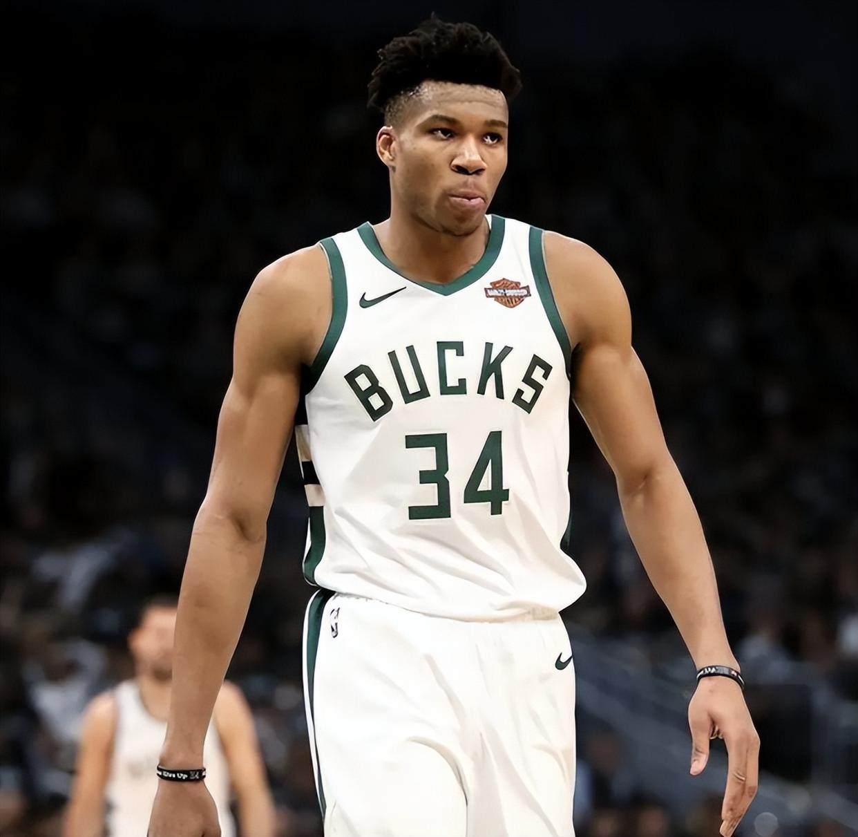 九游会-关于里程碑夜密尔沃基雄鹿刷新队史纪录，CBA常规赛官宣日刷纪录，信心回归，纪律约束更严格的信息