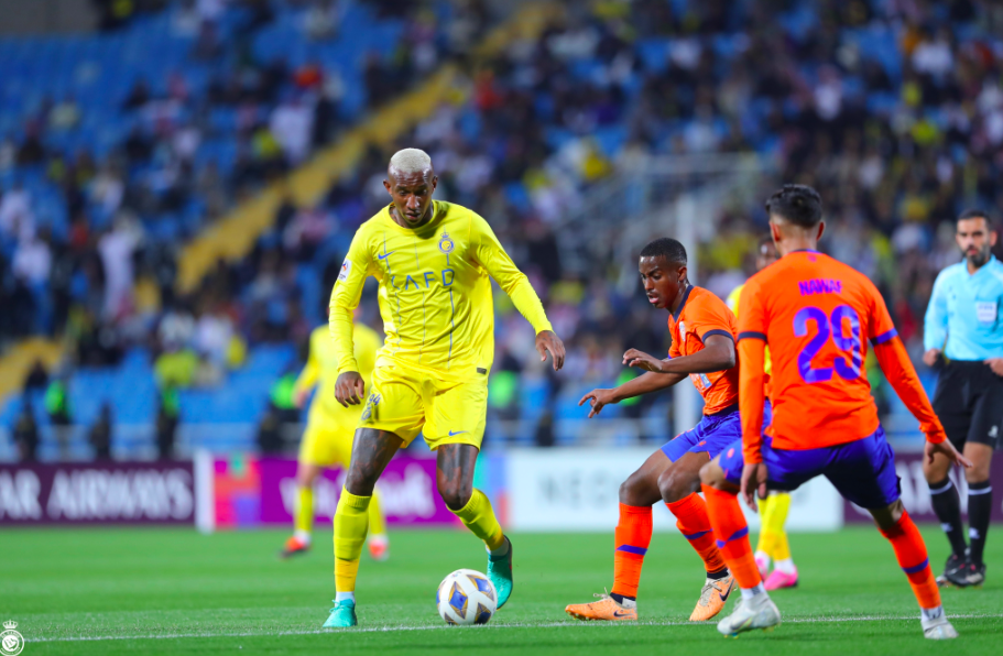 九游会- 芝加哥公牛训练开放日，官宣日迎来里程碑引观众欢呼，亚冠在即，控场能力成焦点