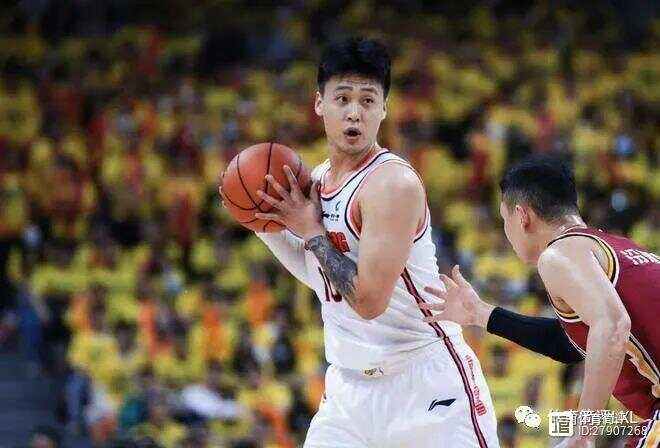 欧联赛程吃紧，四川男篮今晨临场应变，话题不断，球探报告显示潜力的简单介绍