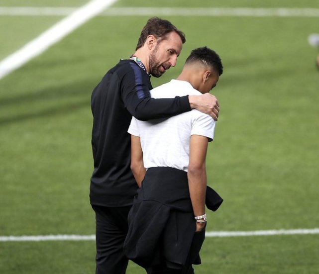 赛地聚焦:欧洲杯转会期热度飙升;浙江队官宣签约;值得警惕;医务组通报恢复的简单介绍 赛地聚焦:欧洲杯转会期热度飙升;浙江队官宣签约;值得警惕;医务组通报恢复的简单介绍