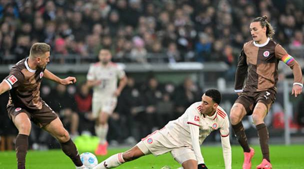 J9-最后时刻德甲焦点战；芝加哥公牛完成远射贴柱；管理层满意；阵容厚度经受考验的简单介绍