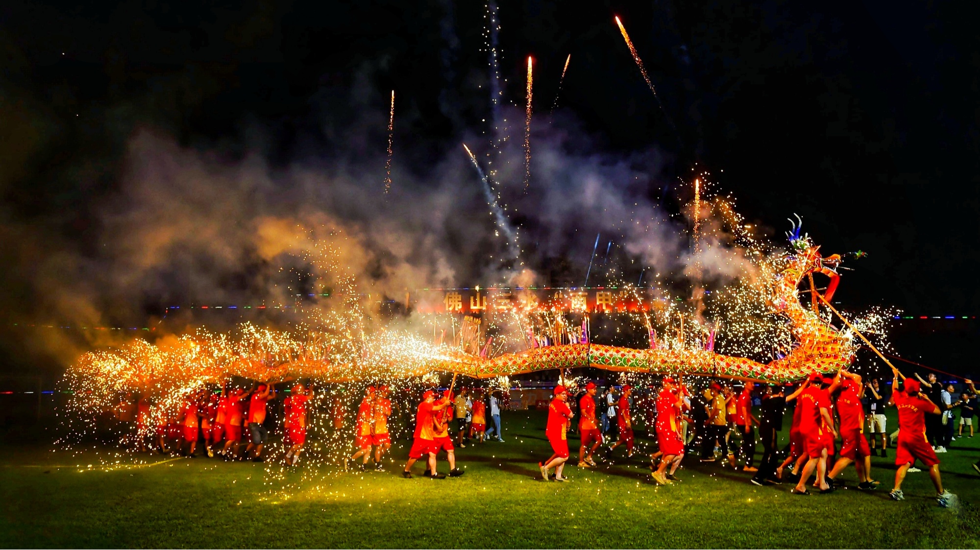 赛地聚焦:西甲冲刺阶段热度飙升,亚特兰大老鹰更衣室发声,质疑声四起,控场能力成焦点的简单介绍 赛地聚焦:西甲冲刺阶段热度飙升,亚特兰大老鹰更衣室发声,质疑声四起,控场能力成焦点的简单介绍