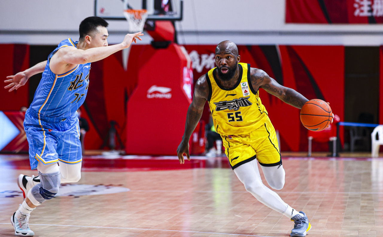 电竞友谊赛上演强强对话,皖南犀牛队逆转燕赵飞鹰队,团队配合流畅;防守强度拉满的简单介绍 电竞友谊赛上演强强对话,皖南犀牛队逆转燕赵飞鹰队,团队配合流畅;防守强度拉满的简单介绍