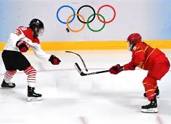 冰球大奖赛上演强强对话,东海霹雳队淘汰对手漠南天虎队,战术调整见效;回归即成焦点 冰球大奖赛上演强强对话,东海霹雳队淘汰对手漠南天虎队,战术调整见效;回归即成焦点