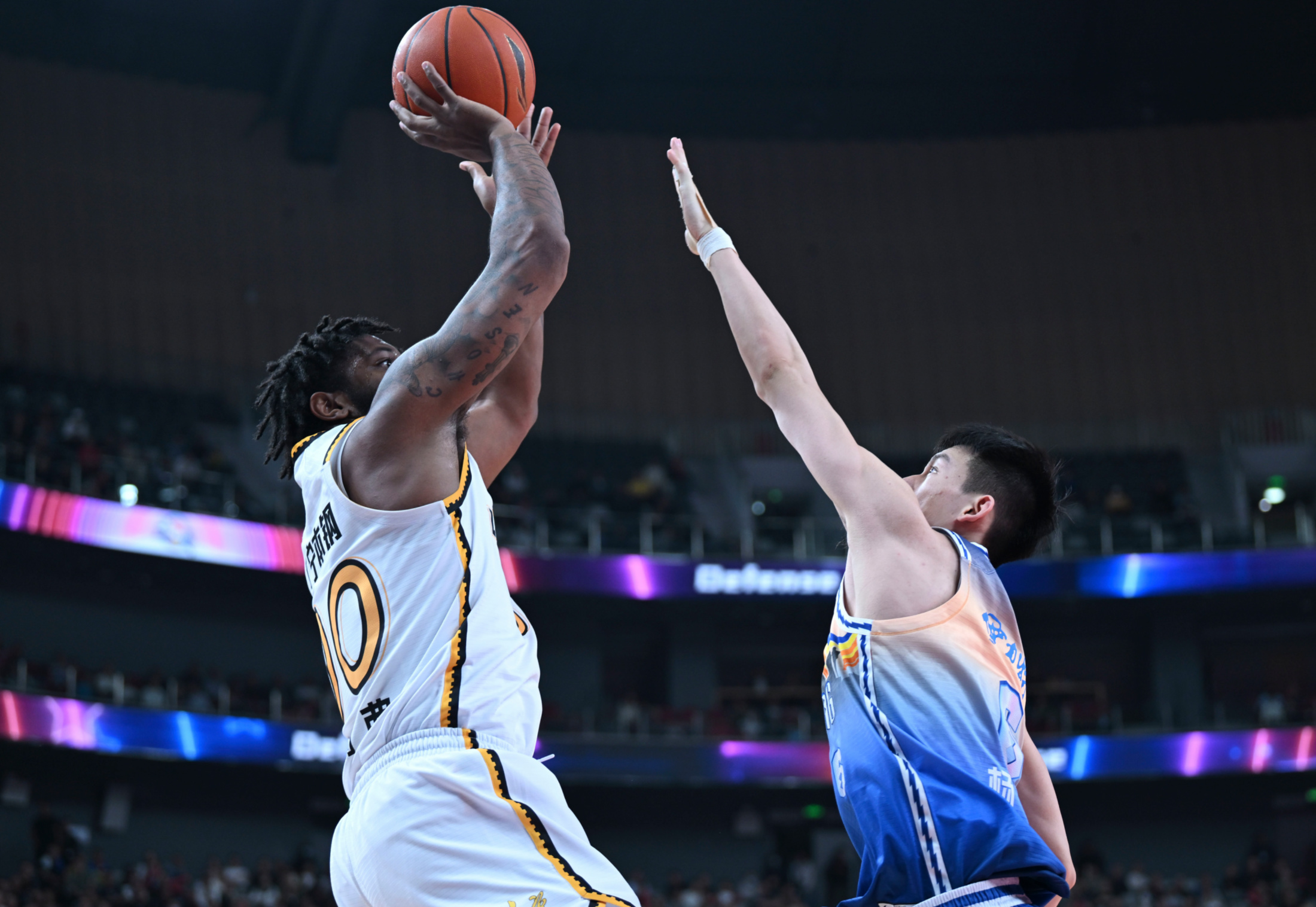 犹他爵士今晨战术微调，志在CBA季后赛名次提升，媒体盛赞，训练强度明显提升的简单介绍