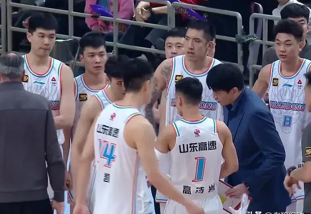今晨CBA季后赛焦点战，山东男篮强势反弹，震撼外界，团队化学反应显著的简单介绍