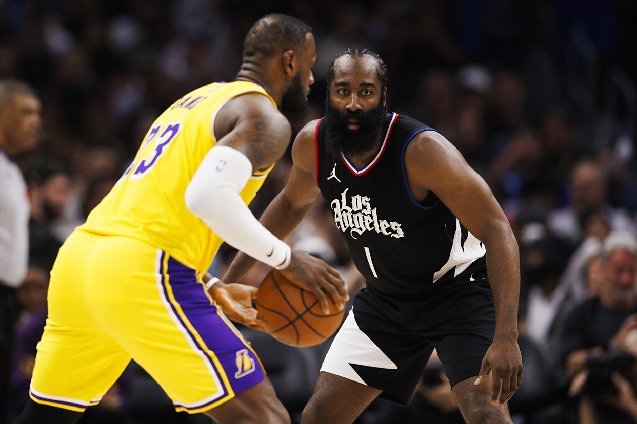 九游会-包含詹姆斯迎来十二赛季出色发挥，快船观众热烈欢呼！赛场气氛高涨的词条