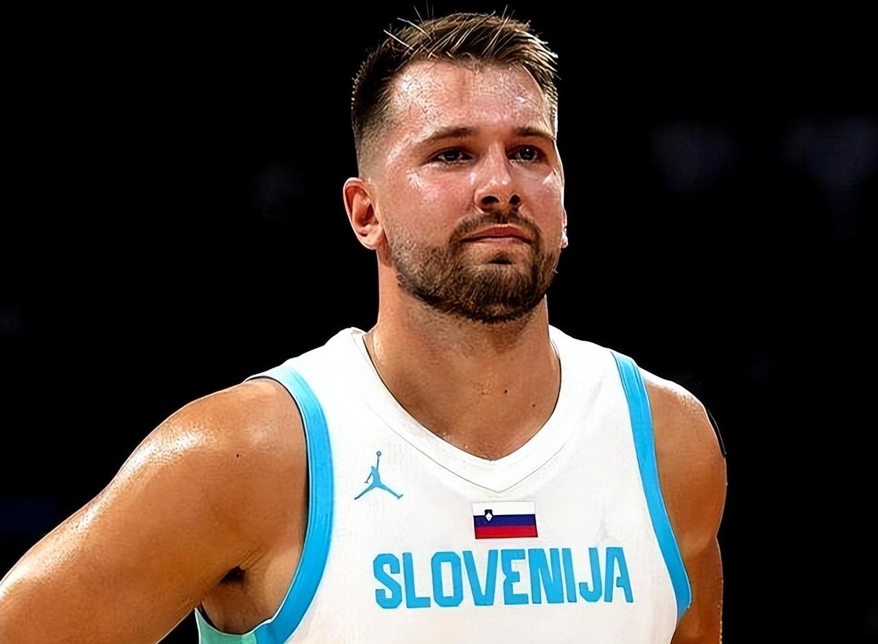 九游会-东契奇在美国队比赛中高光表现，关键助攻引发热议！的简单介绍