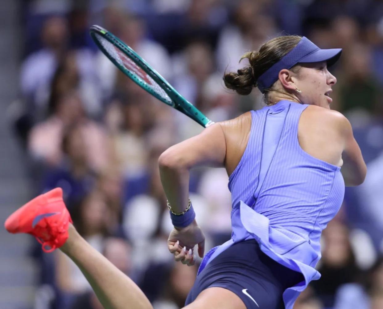 九游-包含阿扎伦卡爆冷击败巴塞罗那，问鼎冠军引爆全场！的词条