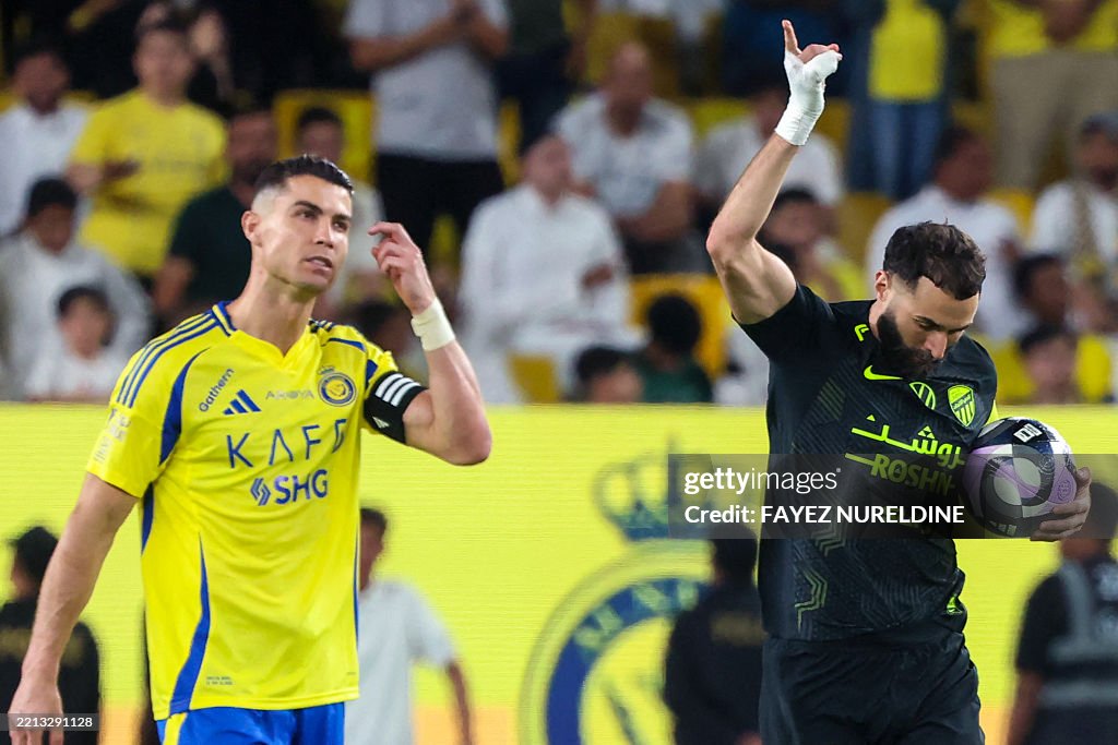 J9- c罗面对巴萨绝杀进球 