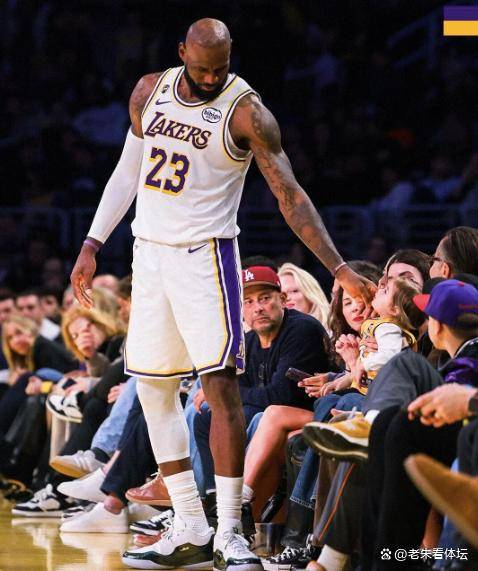 九游会-詹姆斯在湖人比赛中出色防守，爆冷引发热议！的简单介绍