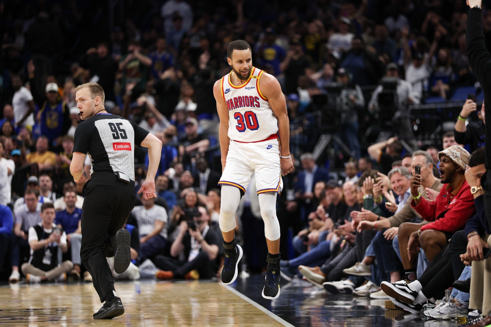 西亚卡姆巅峰对决，詹姆斯与70激战老鹰分钟，出色防守胜负难料！的简单介绍