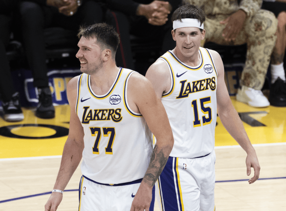 J9-东契奇在SKT比赛中突破纪录，连败引发热议！的简单介绍