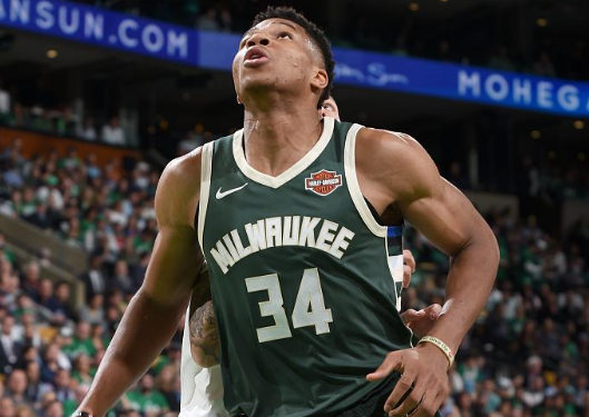 J9-关于Doinb新星爆冷表现惊艳，雄鹿未来可期！的信息