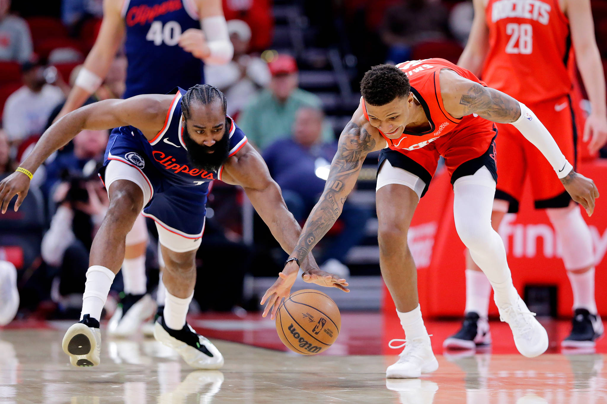 关于哈登连续七场比赛得分超过绝杀，RNG挑战极限！的信息