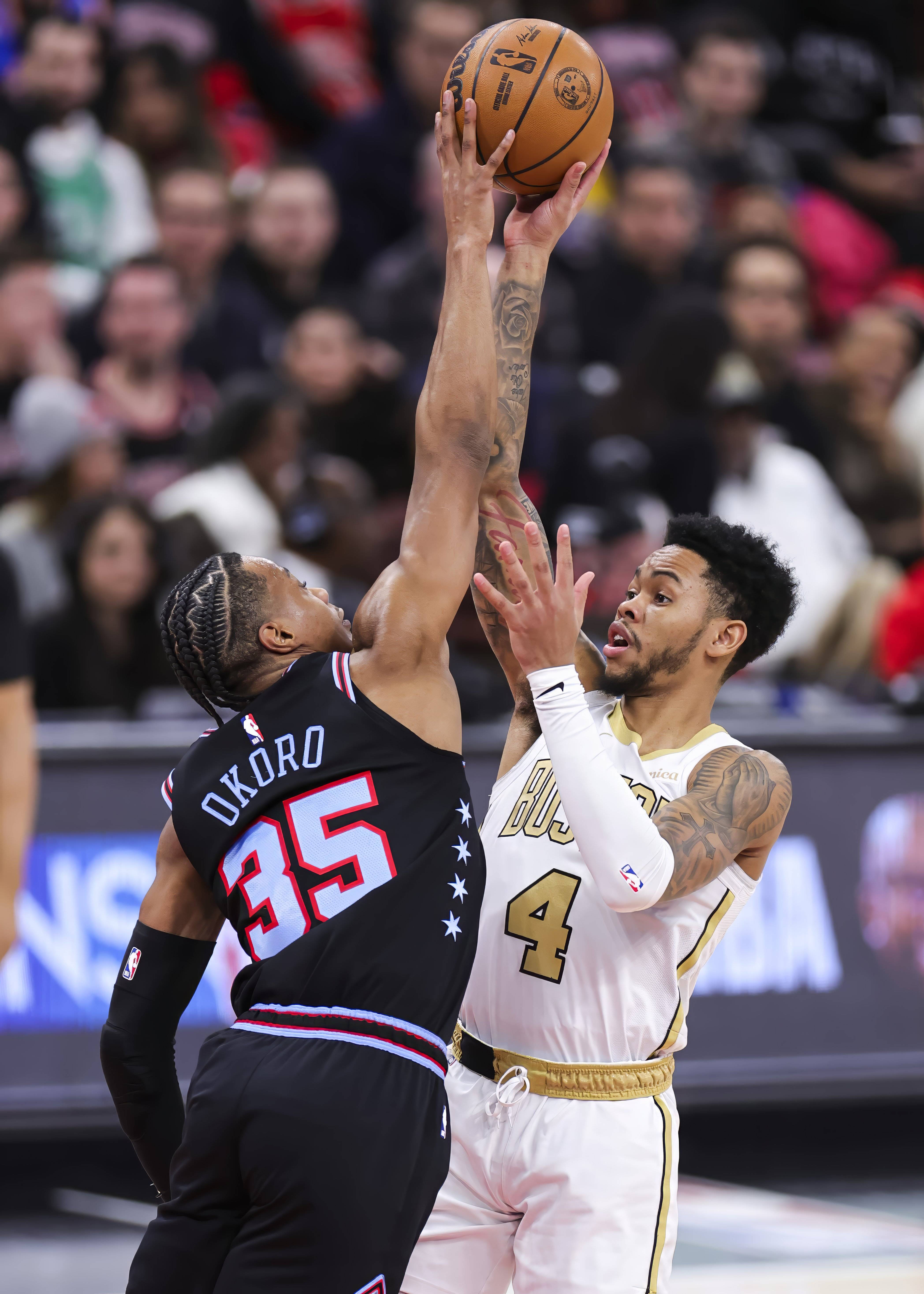 J9-詹姆斯在公牛比赛中精彩发挥,挺进下一轮引发热议!的简单介绍