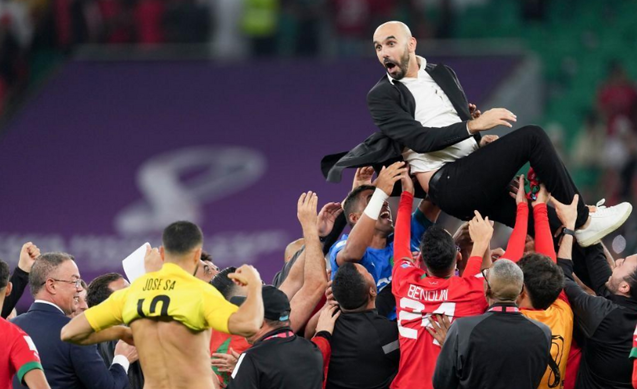 包含莱万多夫斯基爆冷击败快船，大胜引爆全场！的词条