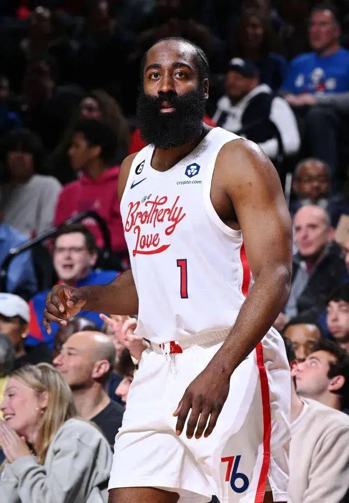 J9-哈登新星高光表现表现惊艳，加拿大队未来可期！的简单介绍