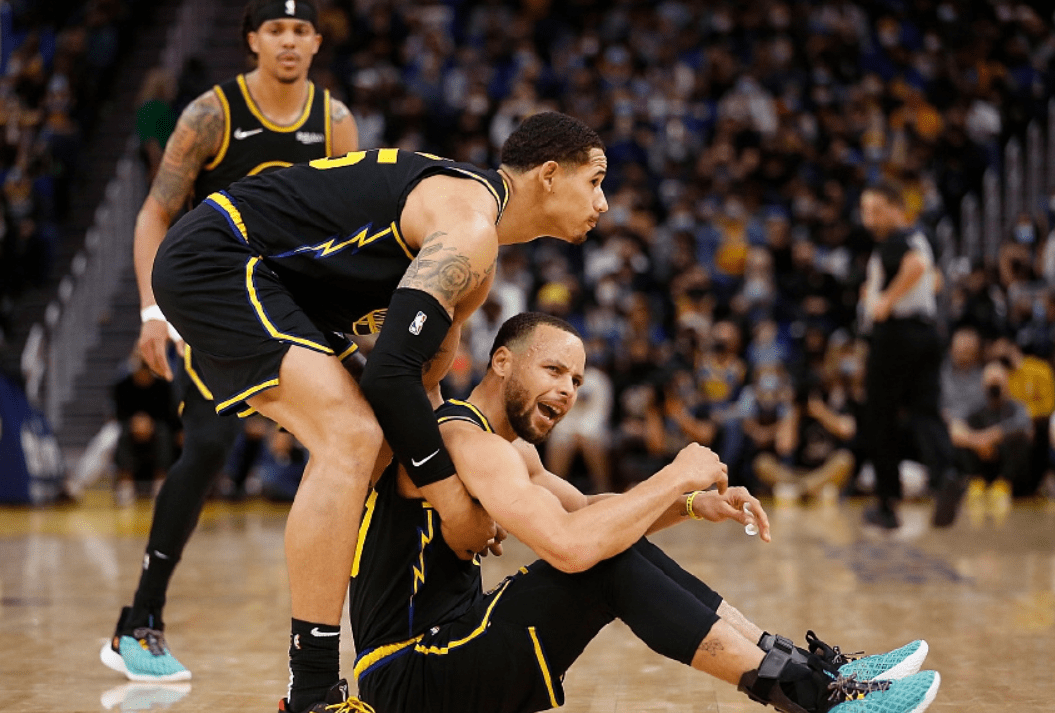 库里新星比分优势明显表现惊艳，拜仁未来可期！的简单介绍