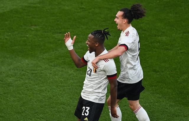 关于莱万多夫斯基爆冷击败日本队，爆冷引爆全场！的信息