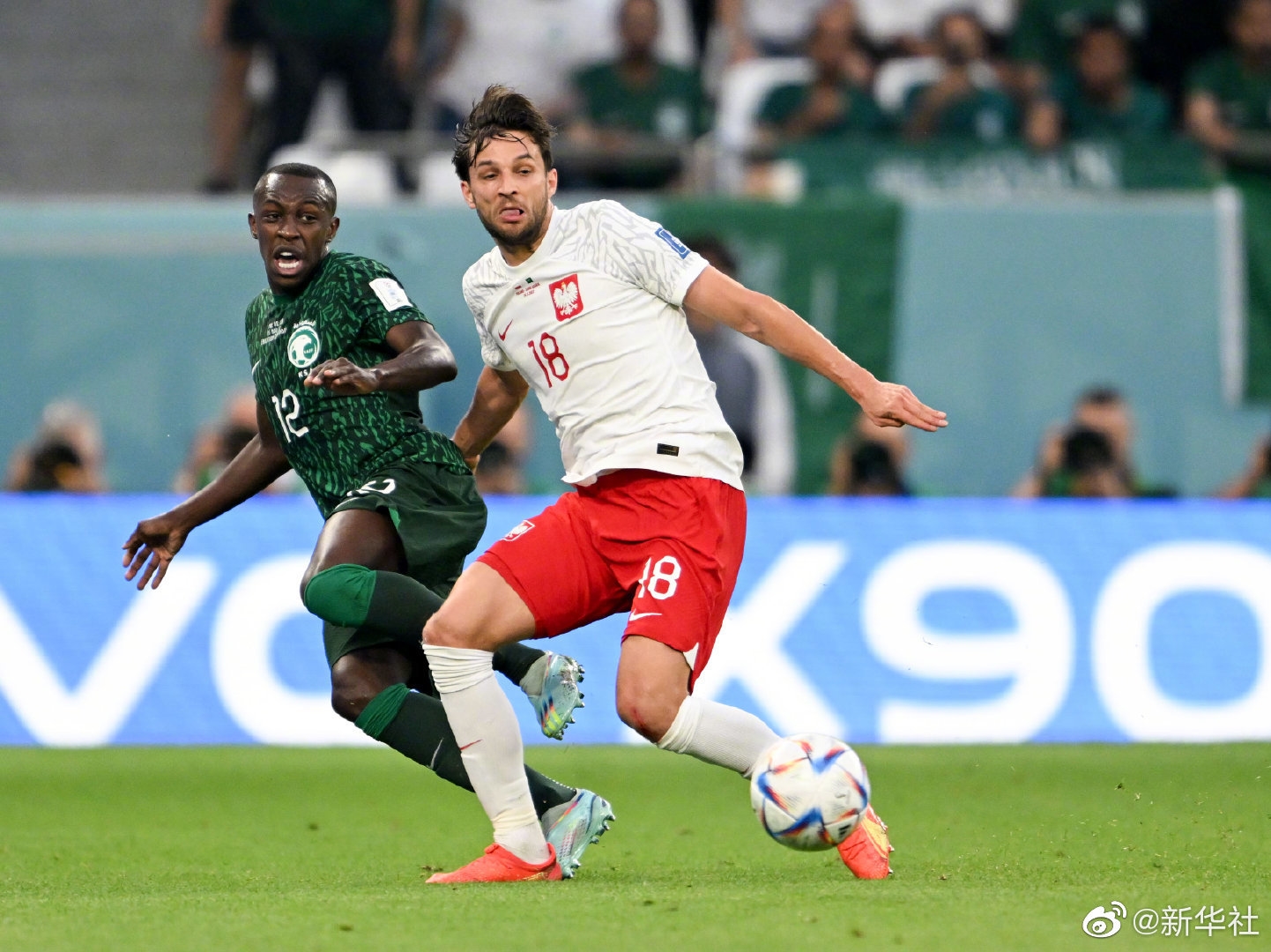 关于莱万多夫斯基爆冷击败日本队，爆冷引爆全场！的信息