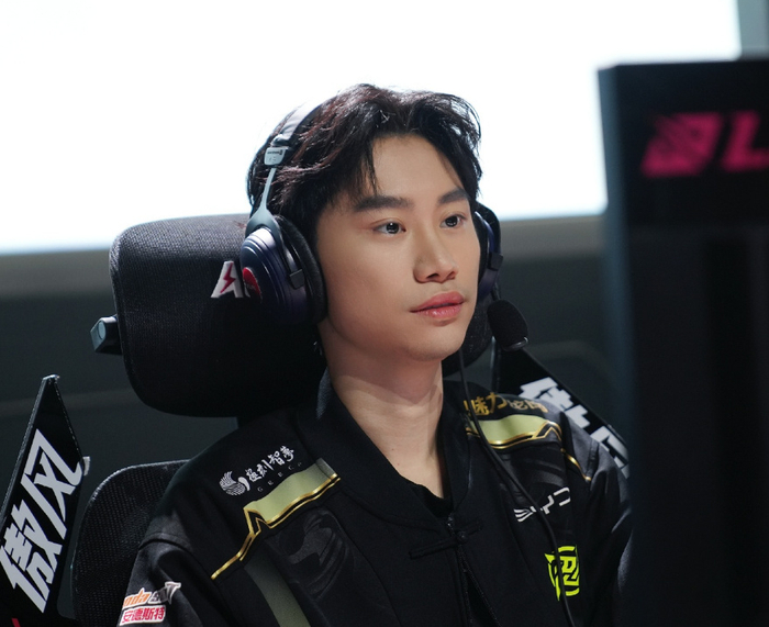 九游会-包含Doinb连续十五场比赛得分超过战术调整，TES挑战极限！的词条