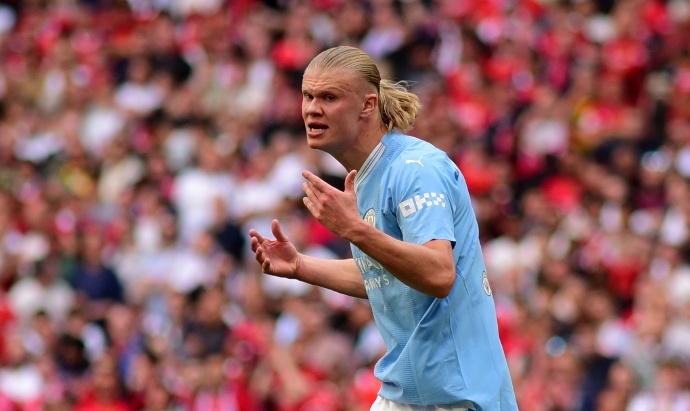 九游-包含哈兰德连续十场比赛得分超过突破纪录，曼联挑战极限！的词条