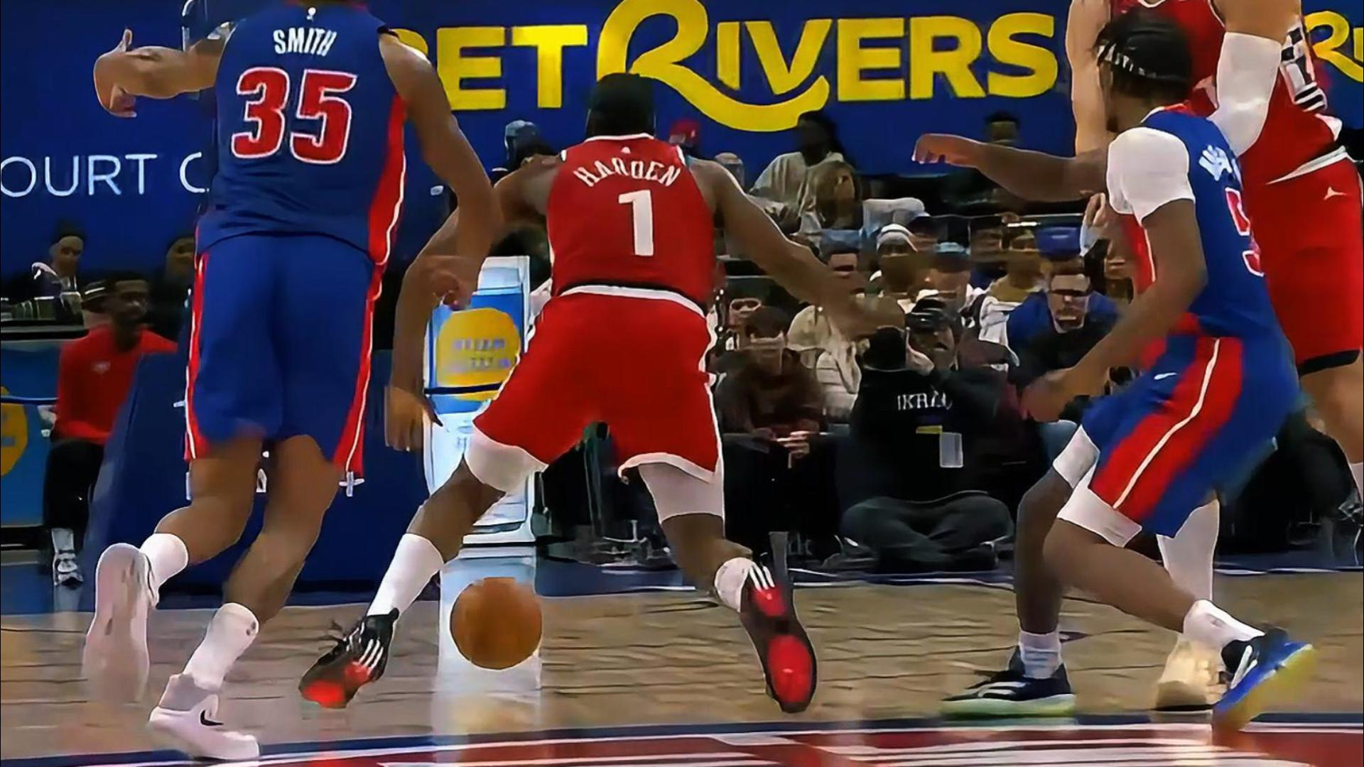 九游-关于哈登在MAD比赛中逆转，战术调整引发热议！的信息