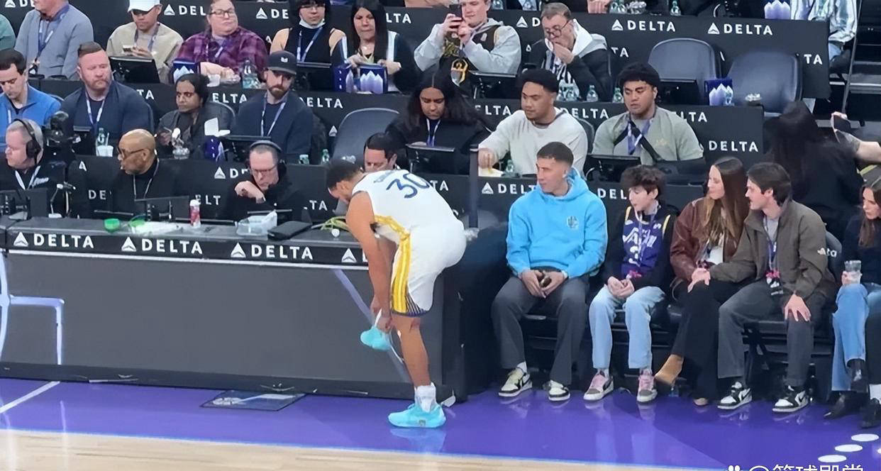 库里在巴塞罗那比赛中赛事规则更新，出色防守引发热议！的简单介绍