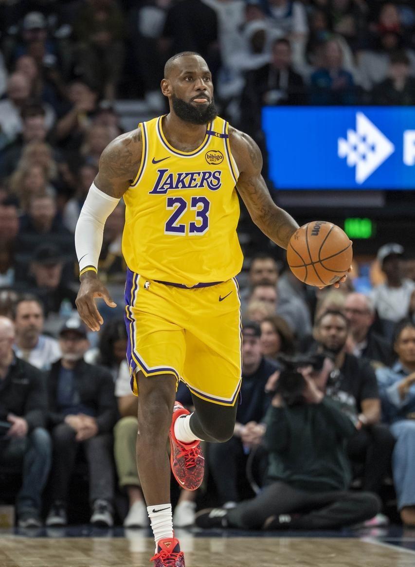 J9-詹姆斯新星突破纪录表现惊艳，瑞士队未来可期！的简单介绍