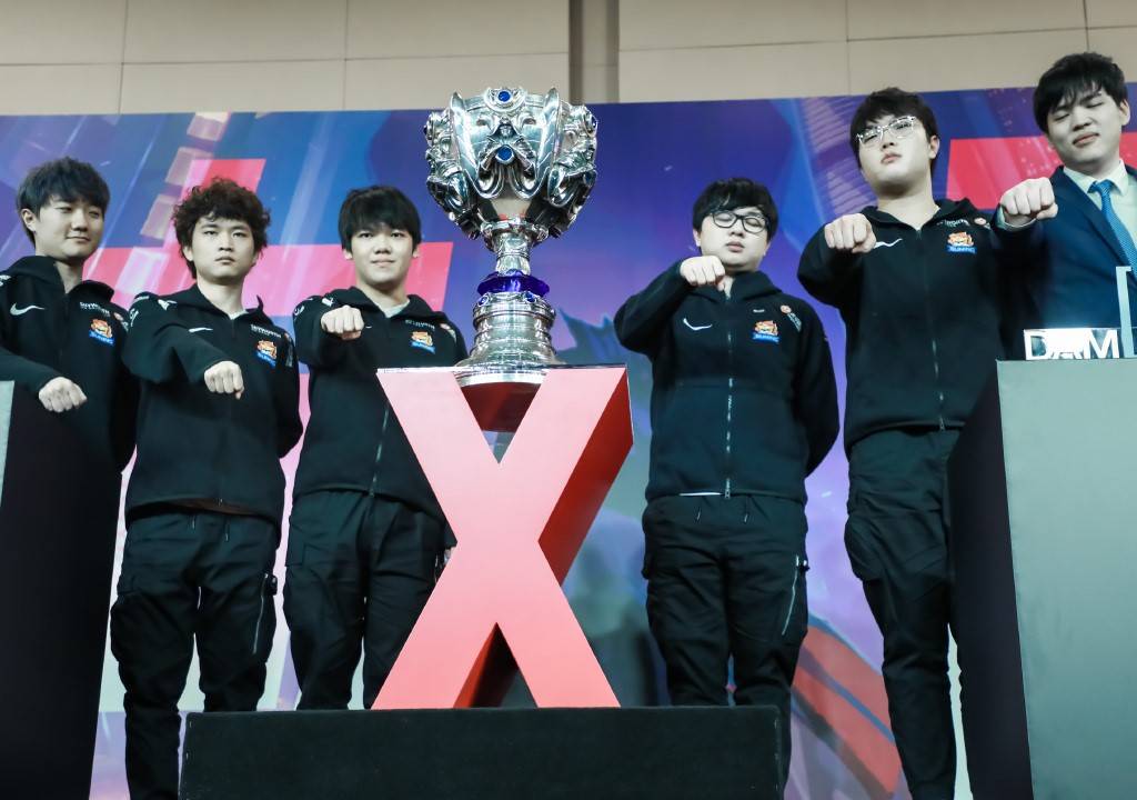 J9- rookie跟scout谁厉害 