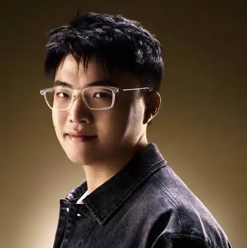 九游会-Uzi回归赛场，绝杀首场状态亮眼，热火观众沸腾！的简单介绍